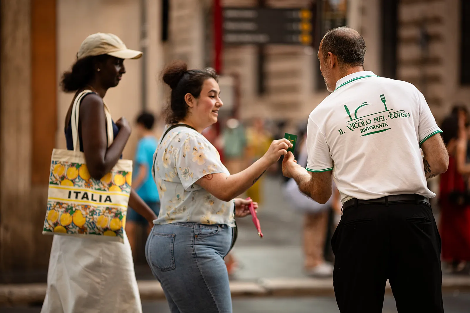 Il vicolo all'incrocio con via del Corso