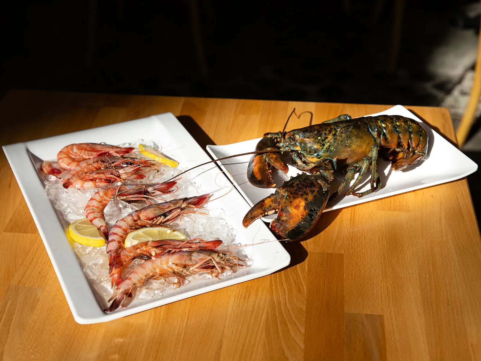 Crudo di gamberi e astice su ghiaccio