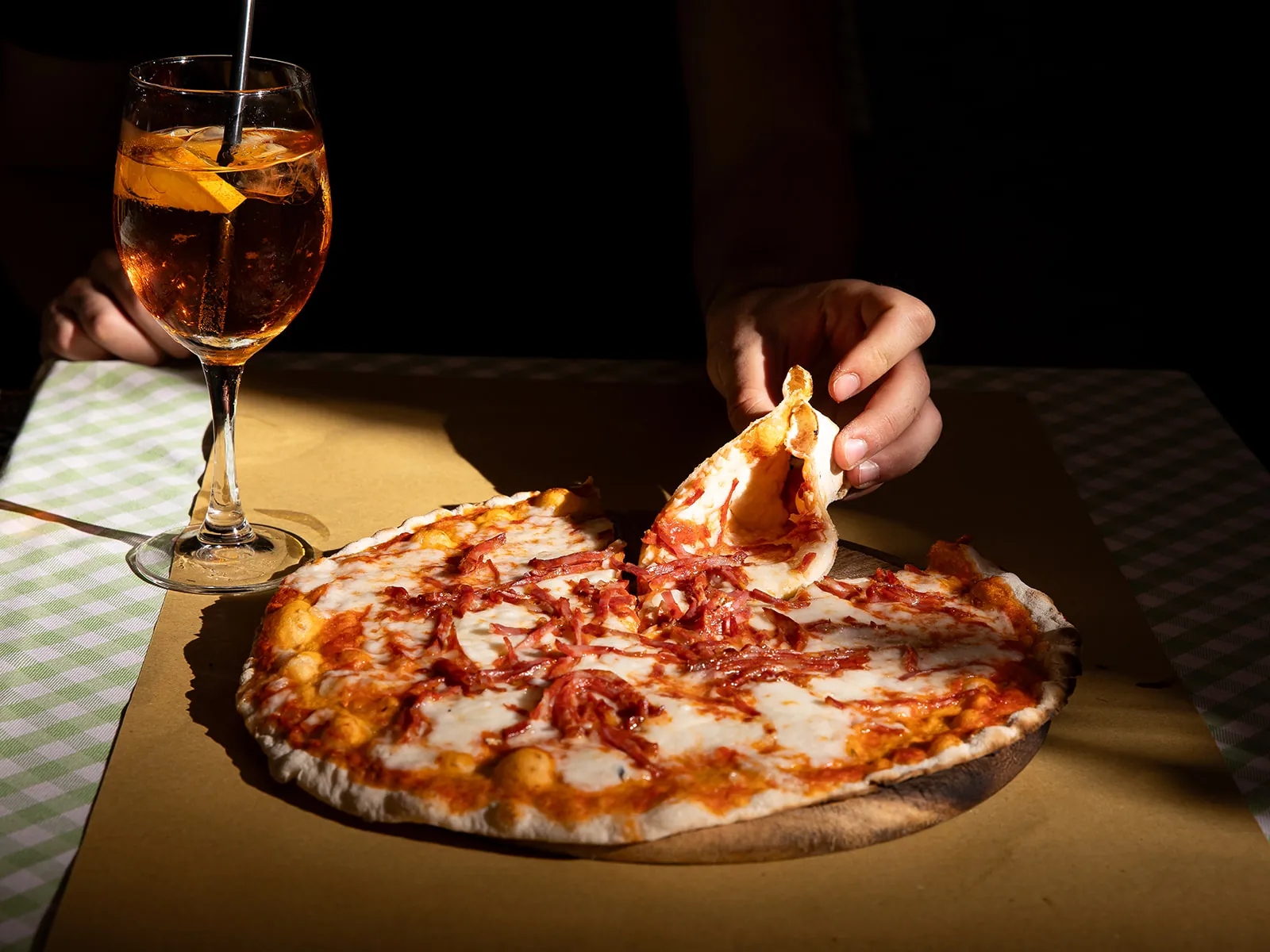 Pizza appena sfornata